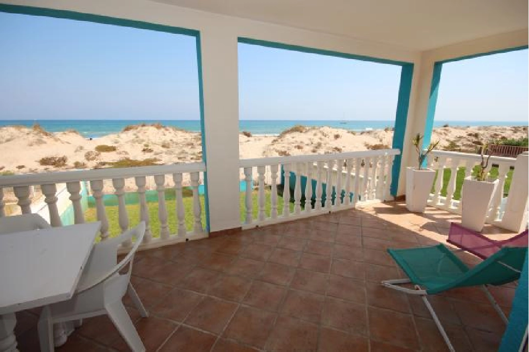 casa de playa en Oliva(Oliva) en vente, construit 220 m², ano de construccion 1996, estado bien cuidado, + estufa, aire acondicionado, terrain 430 m², 6 chambre, 2 salle de bains, piscina, ref.: Lo-3416-2