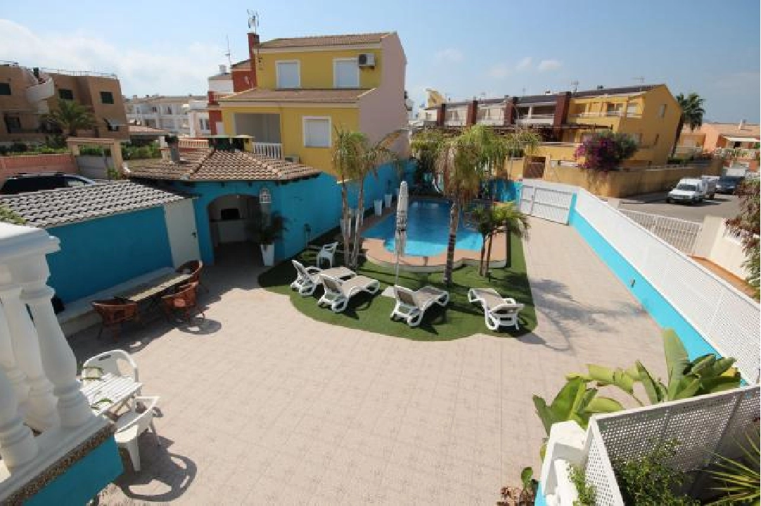 casa de playa en Oliva(Oliva) en vente, construit 220 m², ano de construccion 1996, estado bien cuidado, + estufa, aire acondicionado, terrain 430 m², 6 chambre, 2 salle de bains, piscina, ref.: Lo-3416-48