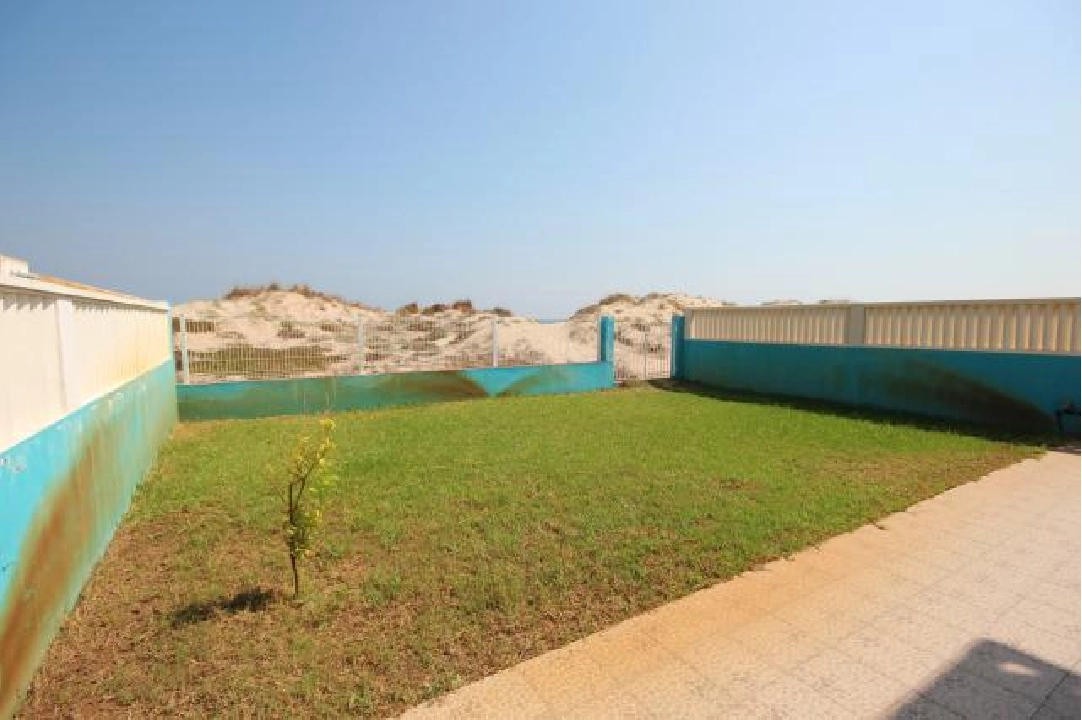 casa de playa en Oliva(Oliva) en vente, construit 220 m², ano de construccion 1996, estado bien cuidado, + estufa, aire acondicionado, terrain 430 m², 6 chambre, 2 salle de bains, piscina, ref.: Lo-3416-51