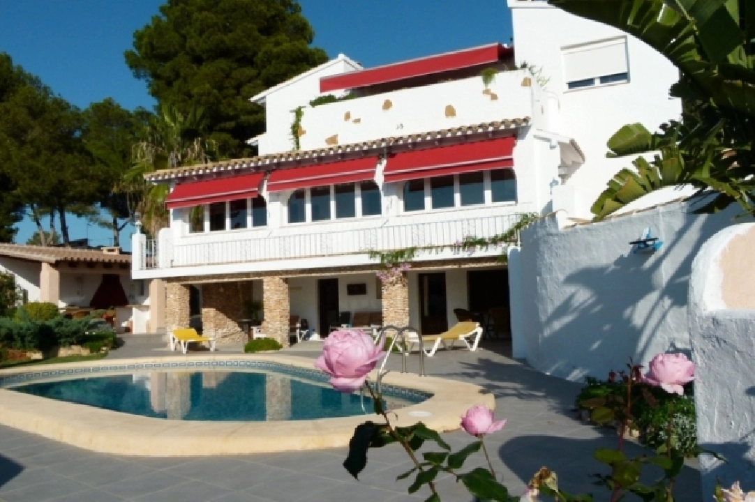 villa en Moraira(Pla del Mar) en vente, construit 320 m², ano de construccion 1971, + gas central, aire acondicionado, terrain 800 m², 4 chambre, 4 salle de bains, piscina, ref.: BI-MT.H-114-1