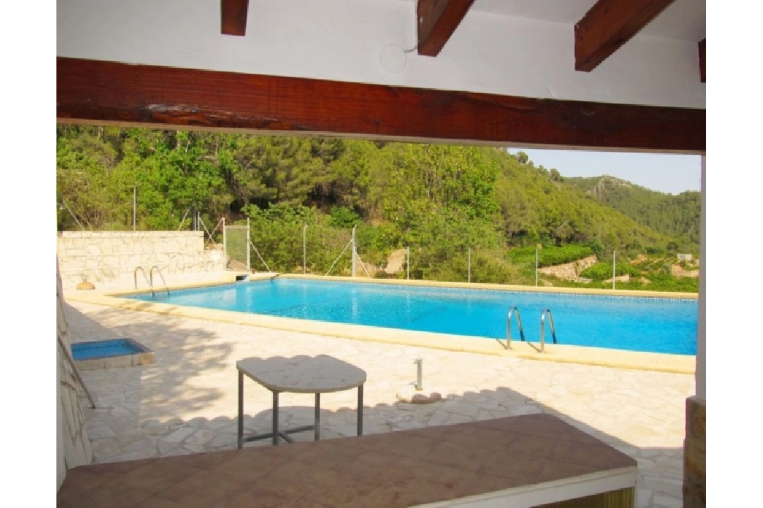 villa en Adsubia(Campo) en vente, construit 550 m², ano de construccion 1990, + estufa, aire acondicionado, terrain 37000 m², 4 chambre, 3 salle de bains, piscina, ref.: O-V24614-5