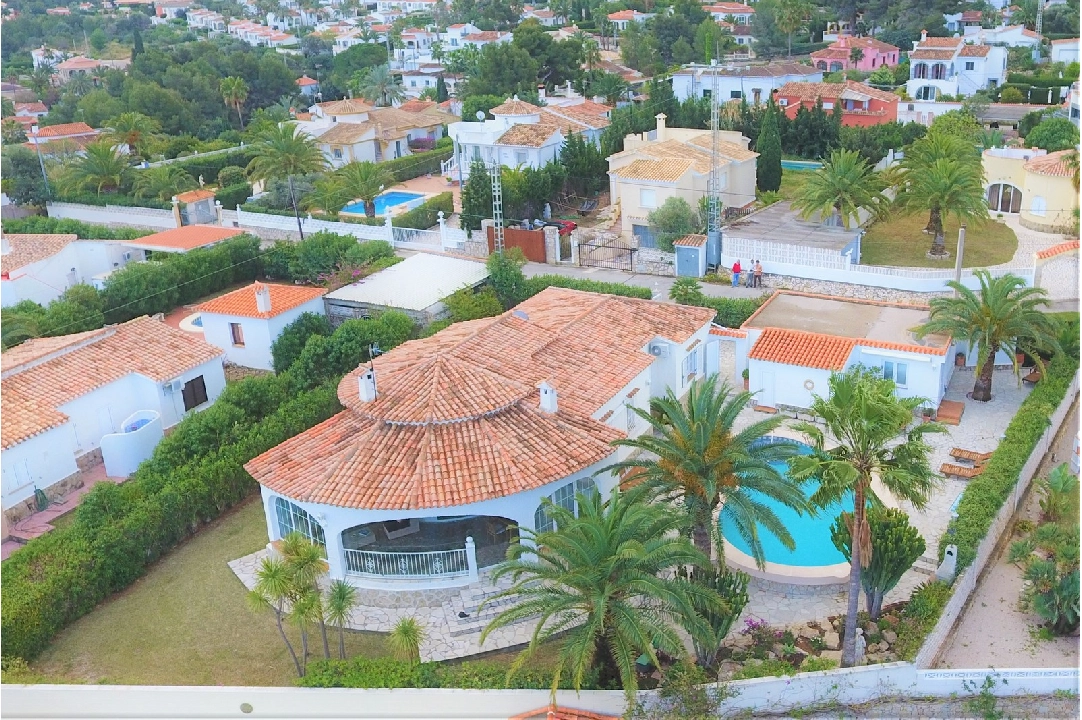 villa en Denia(Montgo) en vente, construit 163 m², ano de construccion 1981, + calefaccion central, aire acondicionado, terrain 809 m², 3 chambre, 2 salle de bains, piscina, ref.: HD-0619-2
