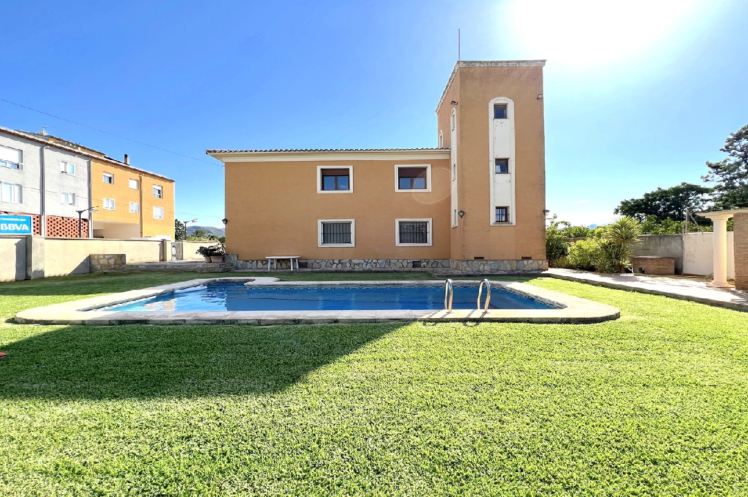 villa en Pamis en vente, construit 320 m², + estufa, aire acondicionado, terrain 1800 m², 4 chambre, 1 salle de bains, piscina, ref.: SB-2122-26