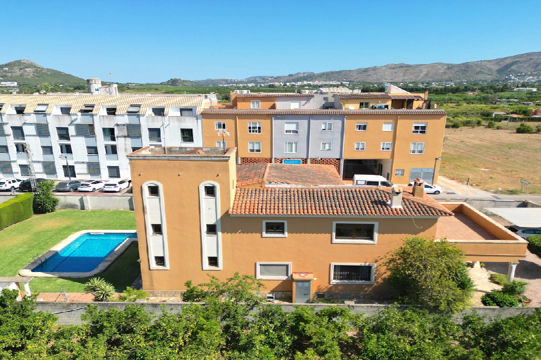 villa en Pamis en vente, construit 320 m², + estufa, aire acondicionado, terrain 1800 m², 4 chambre, 1 salle de bains, piscina, ref.: SB-2122-30