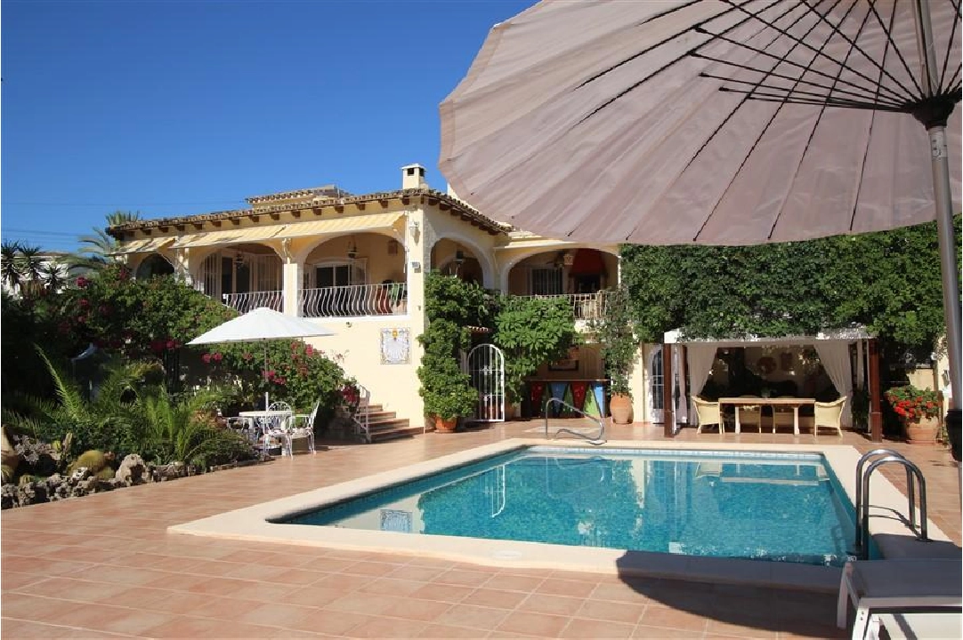 villa en Benissa en vente, construit 372 m², terrain 3082 m², 4 chambre, 5 salle de bains, piscina, ref.: COB-3306-1