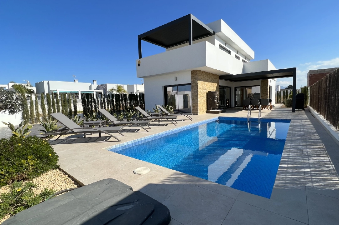 villa en El Vergel en location de vacances, construit 149 m², ano de construccion 2020, estado como nuevo, + calefaccion suelo, aire acondicionado, terrain 400 m², 3 chambre, 3 salle de bains, piscina, ref.: T-0123-3
