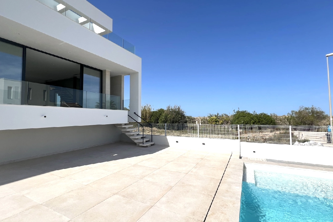 villa en Oliva en vente, construit 173 m², ano de construccion 2023, estado nuevo, + calefaccion suelo, aire acondicionado, terrain 350 m², 3 chambre, 4 salle de bains, piscina, ref.: AS-1623-3