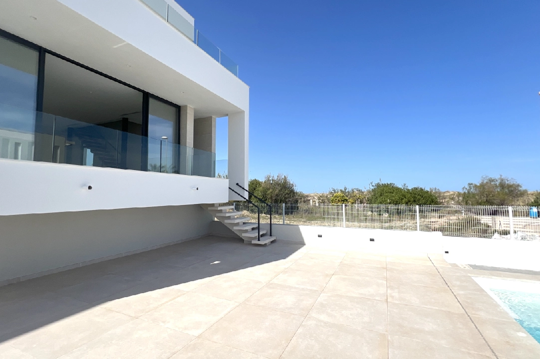 villa en Oliva en vente, construit 173 m², ano de construccion 2023, estado nuevo, + calefaccion suelo, aire acondicionado, terrain 350 m², 3 chambre, 4 salle de bains, piscina, ref.: AS-1623-30