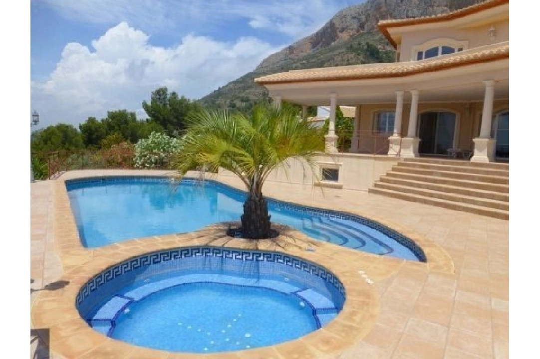 villa en Javea en vente, construit 685 m², aire acondicionado, terrain 2397 m², 5 chambre, 5 salle de bains, piscina, ref.: BS-3974726-1