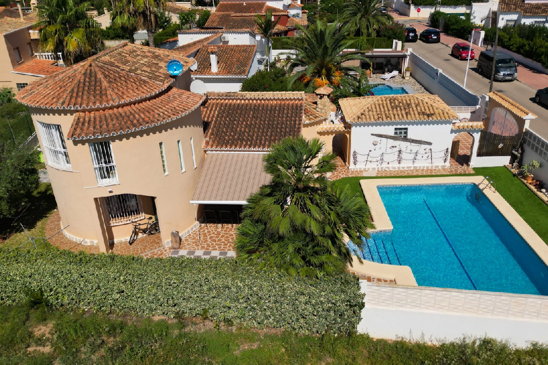villa en Els Poblets(Partida Gironets) en vente, construit 175 m², ano de construccion 1982, estado bien cuidado, + KLIMA, aire acondicionado, terrain 585 m², 3 chambre, 3 salle de bains, piscina, ref.: RG-0523-4