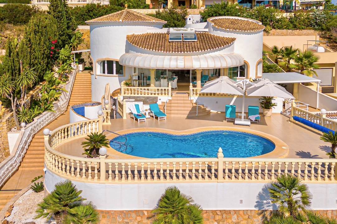 villa en Moraira(San Jaime) en vente, construit 315 m², terrain 1235 m², 4 chambre, 3 salle de bains, piscina, ref.: CA-H-1695-AMBE-1