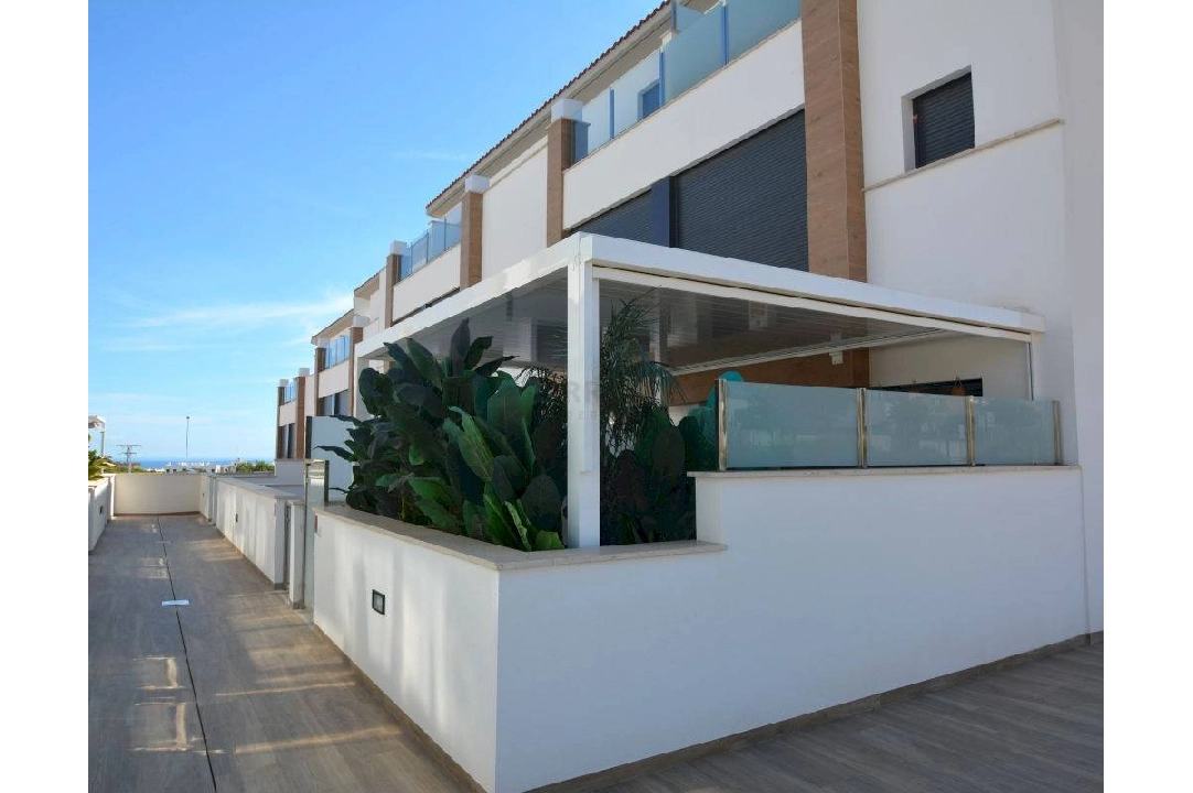 adosado en Guardamar del Segura en vente, construit 147 m², estado bien cuidado, aire acondicionado, 3 chambre, 2 salle de bains, piscina, ref.: HA-GU-251-1