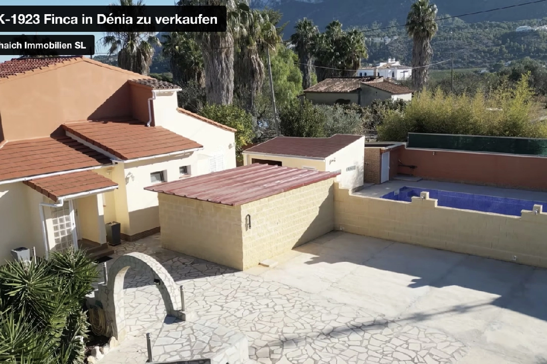 villa en Denia en vente, construit 215 m², ano de construccion 1978, + calefaccion central, aire acondicionado, terrain 954 m², 5 chambre, 2 salle de bains, piscina, ref.: FK-1923-1