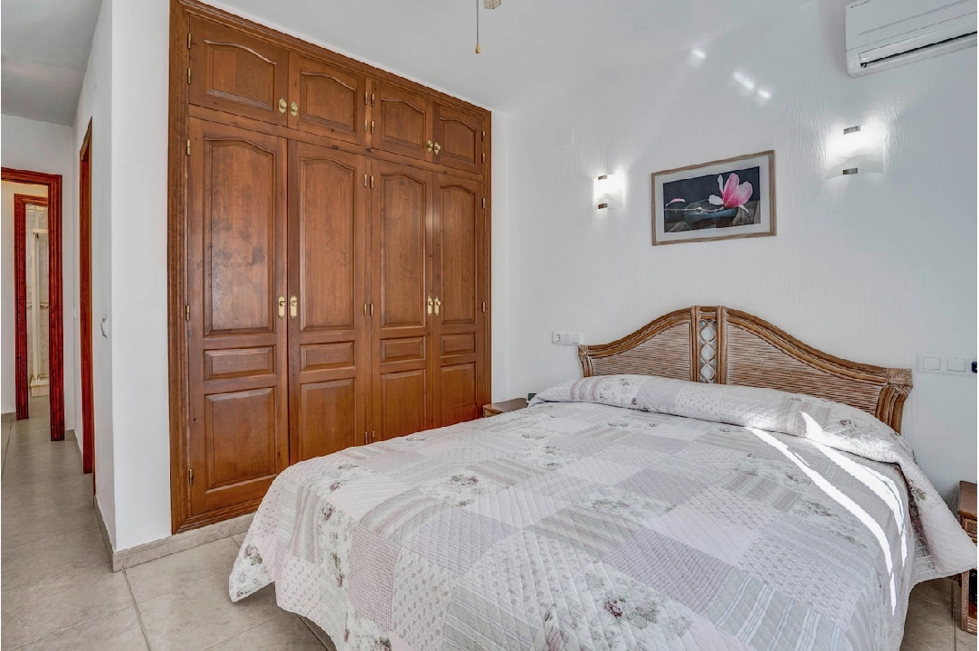 villa en Moraira(Pinar del Advocat) en vente, construit 174 m², terrain 918 m², 4 chambre, 4 salle de bains, piscina, ref.: CA-H-1733-AMBE-13