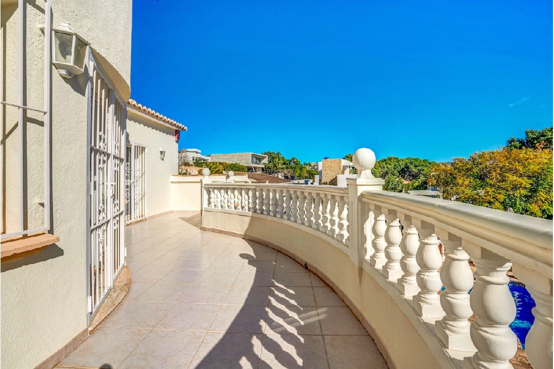 villa en Moraira(Pinar del Advocat) en vente, construit 174 m², terrain 918 m², 4 chambre, 4 salle de bains, piscina, ref.: CA-H-1733-AMBE-24