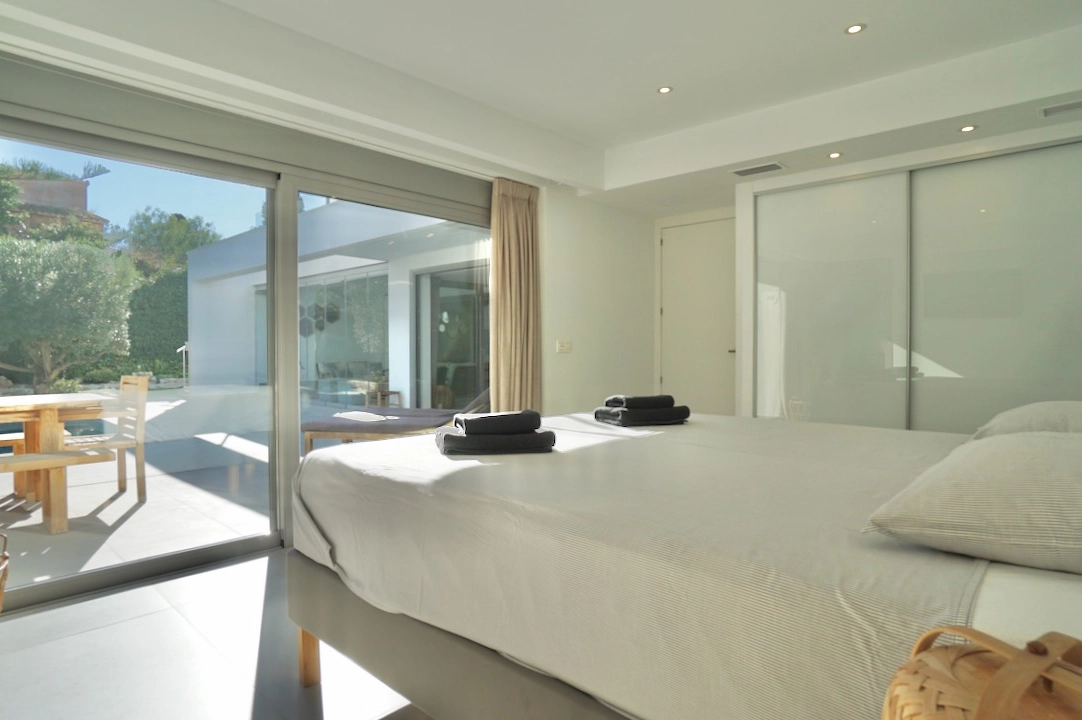 villa en Benissa(La Fustera) en vente, construit 308 m², aire acondicionado, terrain 850 m², 4 chambre, 3 salle de bains, piscina, ref.: CA-H-1723-AMBI-22