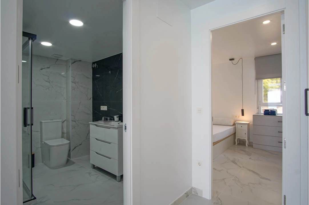 appartement en Benidorm(Playa Poniente) en vente, construit 100 m², aire acondicionado, 2 chambre, 2 salle de bains, ref.: BP-7054BED-11