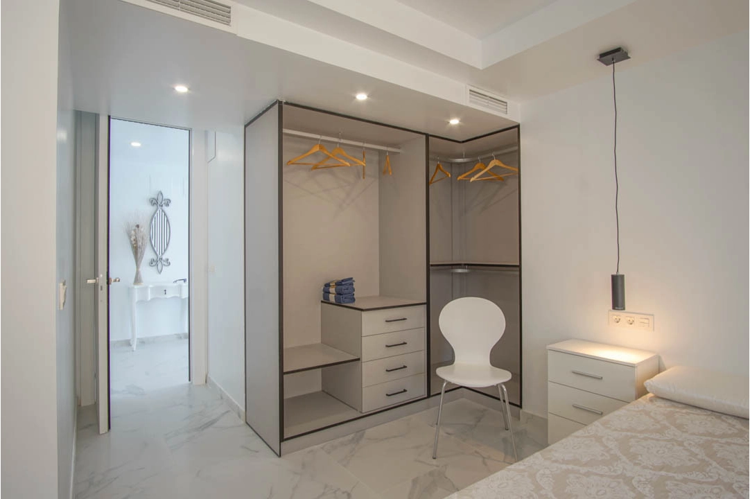 appartement en Benidorm(Playa Poniente) en vente, construit 100 m², aire acondicionado, 2 chambre, 2 salle de bains, ref.: BP-7054BED-17